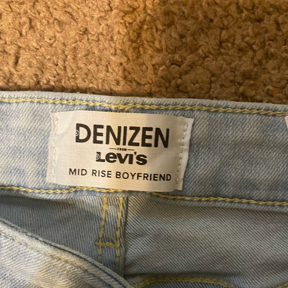Seling Levi’s Jeans